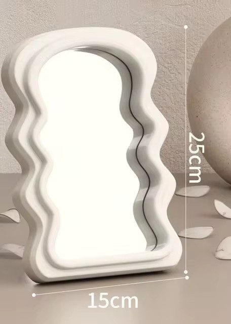 Cloudy Mirror – elegantes Design