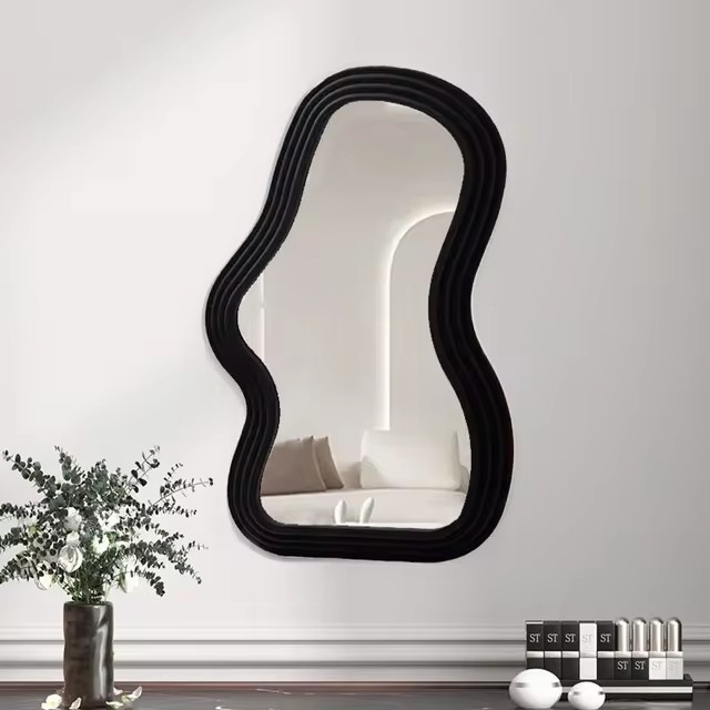 Cloudy Mirror – elegantes Design