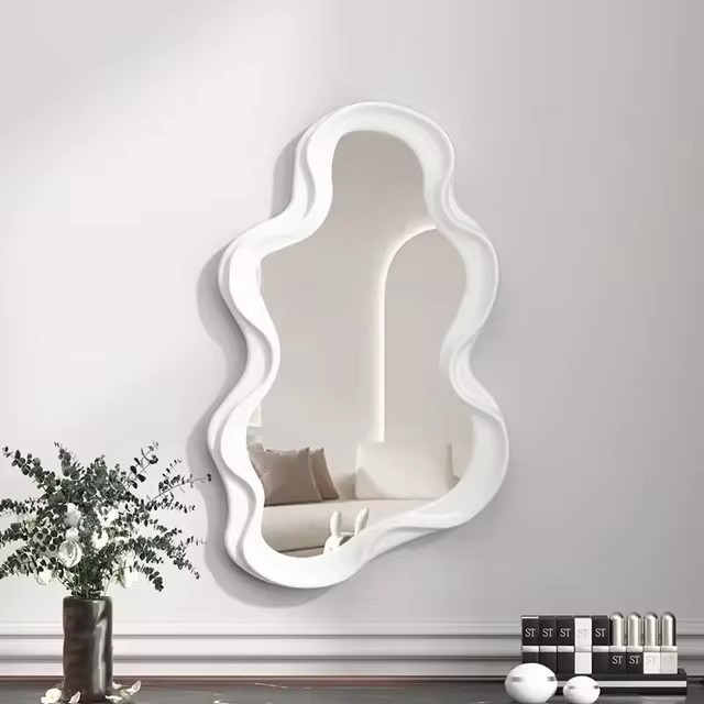 Cloudy Mirror – elegantes Design